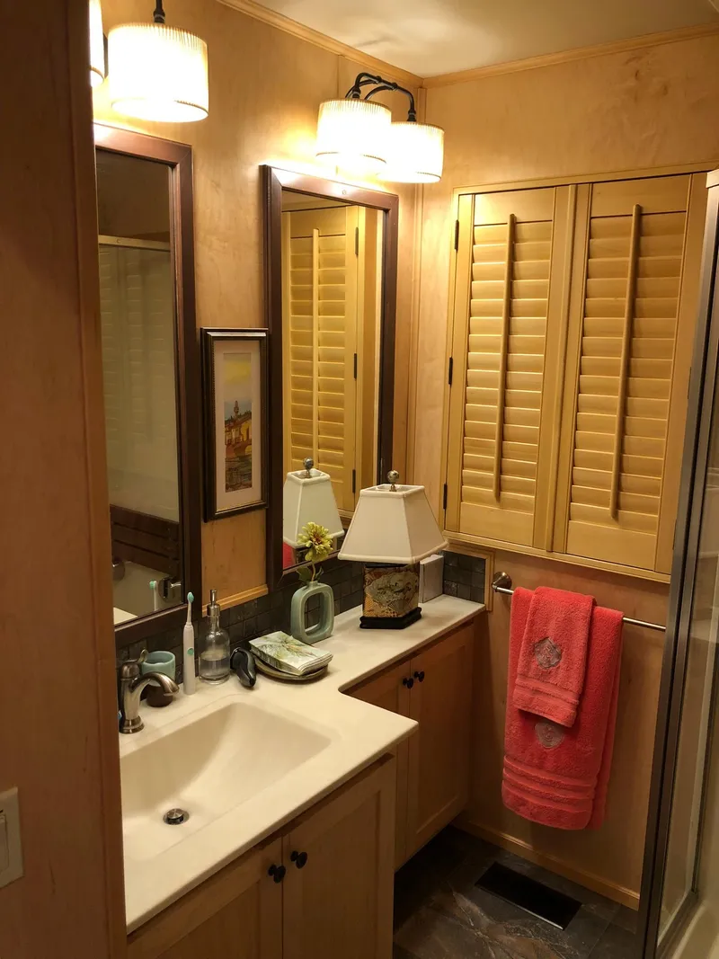 Slide: The Image of Thoroughbred 67x17 2016 - 90