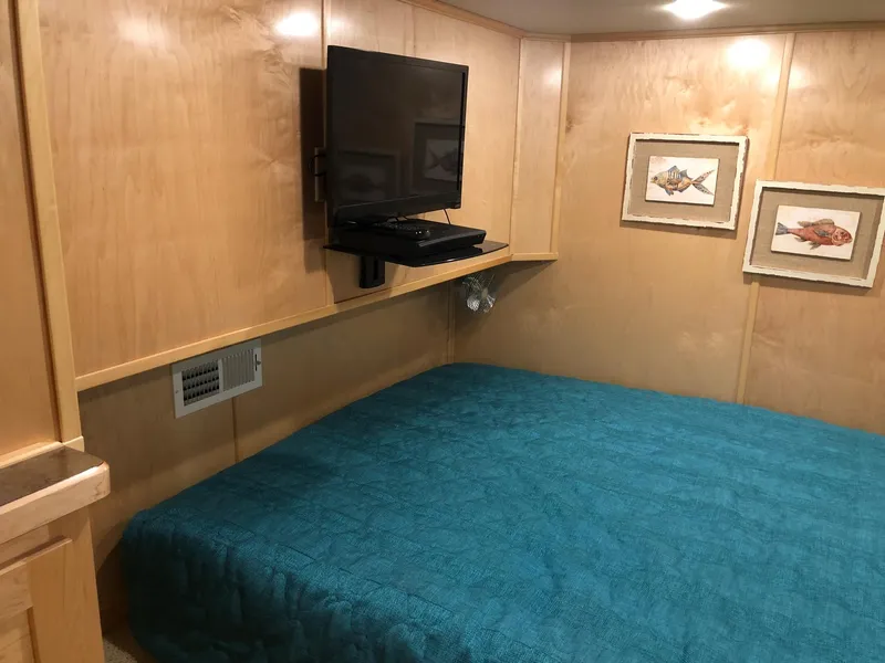 Slide: The Image of Thoroughbred 67x17 2016 - 96