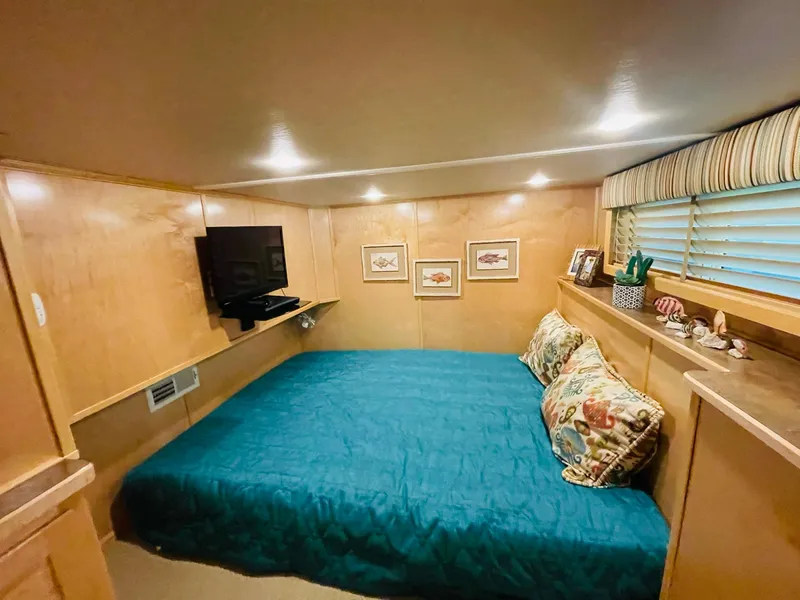 Slide: The Image of Thoroughbred 67x17 2016 - 98