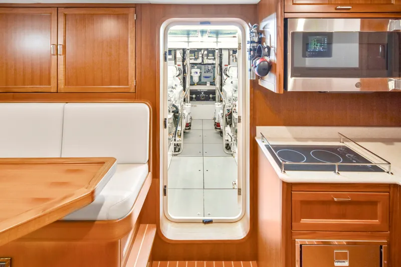 Slide: The Image of Fleming 85 – Open Flybridge 2023 - 76