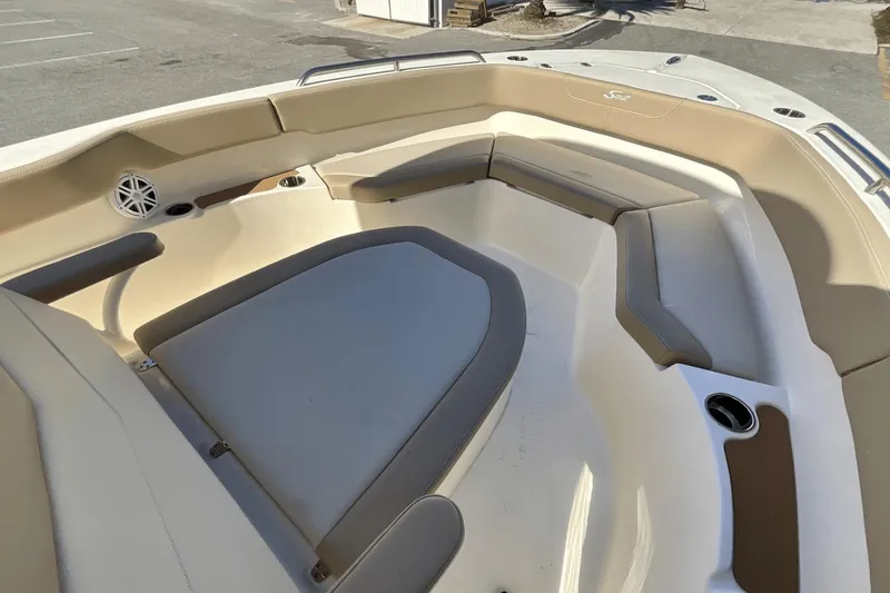 Slide: The Image of Scout 215 XSF 2024 - 8