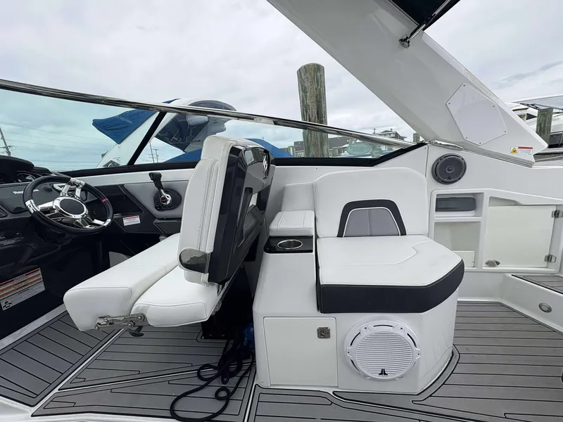 Slide: The Image of Monterey 298SS 2016 - 11