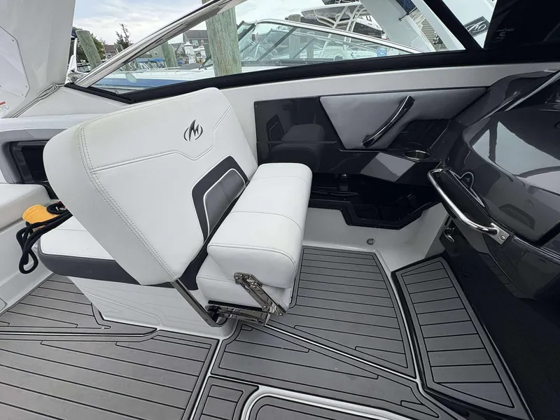 Slide: The Image of Monterey 298SS 2016 - 20