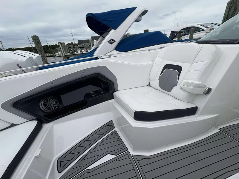 Slide: The Image of Monterey 298SS 2016 - 16
