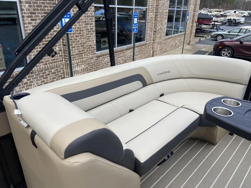 Slide: The Image of Viaggio Lago 22U ST w/Yamaha 150HP 2023 - 13