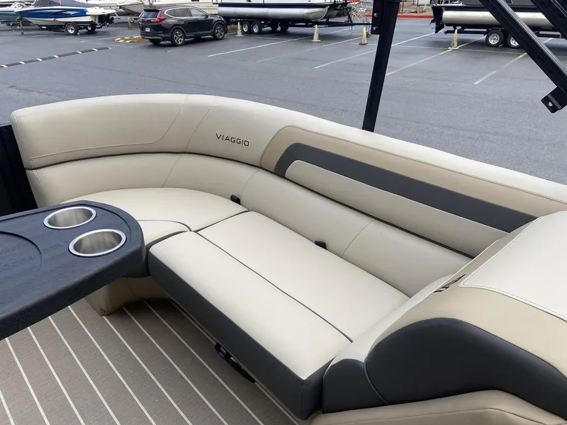 Slide: The Image of Viaggio Lago 22U ST w/Yamaha 150HP 2023 - 14