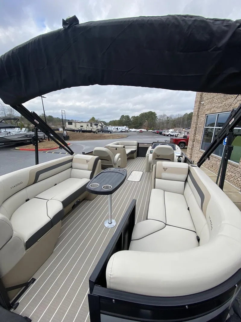 Slide: The Image of Viaggio Lago 22U ST w/Yamaha 150HP 2023 - 18