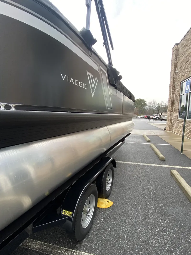 Slide: The Image of Viaggio Lago 22U ST w/Yamaha 150HP 2023 - 32