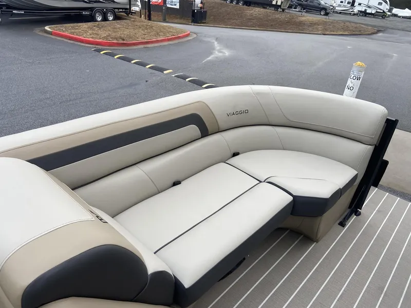 Slide: The Image of Viaggio Lago 22U ST w/Yamaha 150HP 2023 - 36