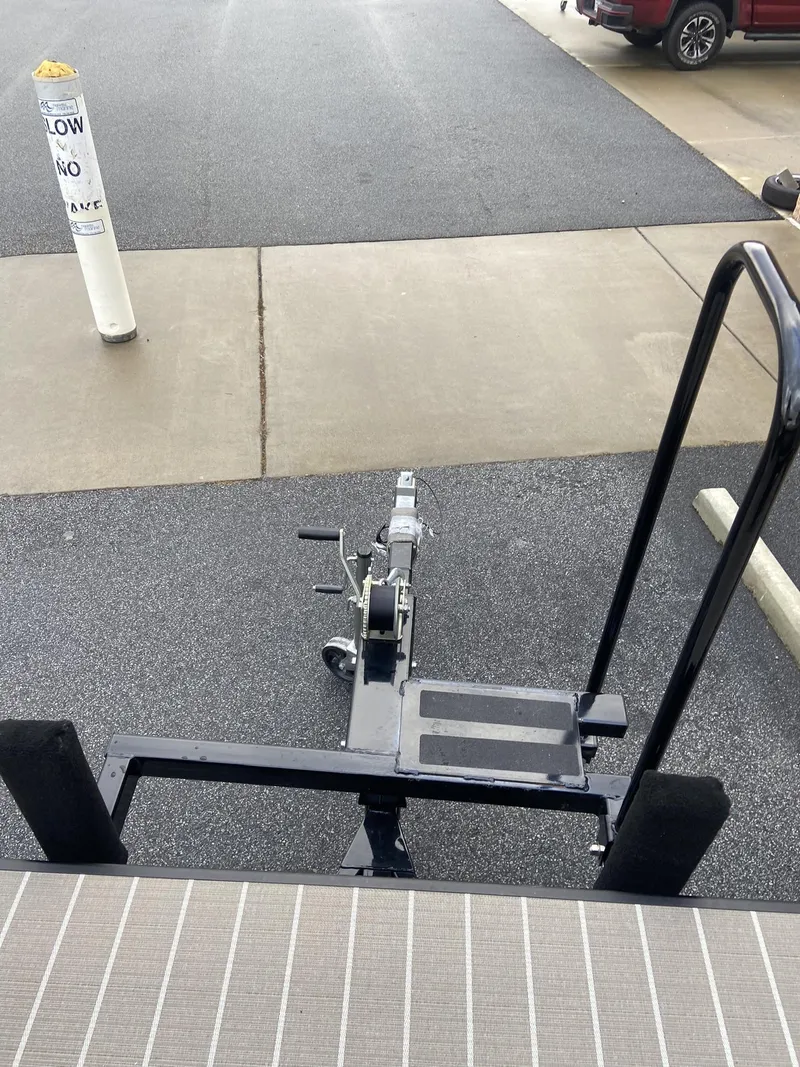 Slide: The Image of Viaggio Lago 22U ST w/Yamaha 150HP 2023 - 38