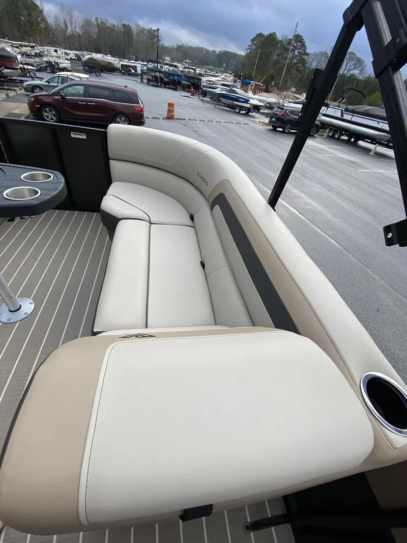 Slide: The Image of Viaggio Lago 22U ST w/Yamaha 150HP 2023 - 45