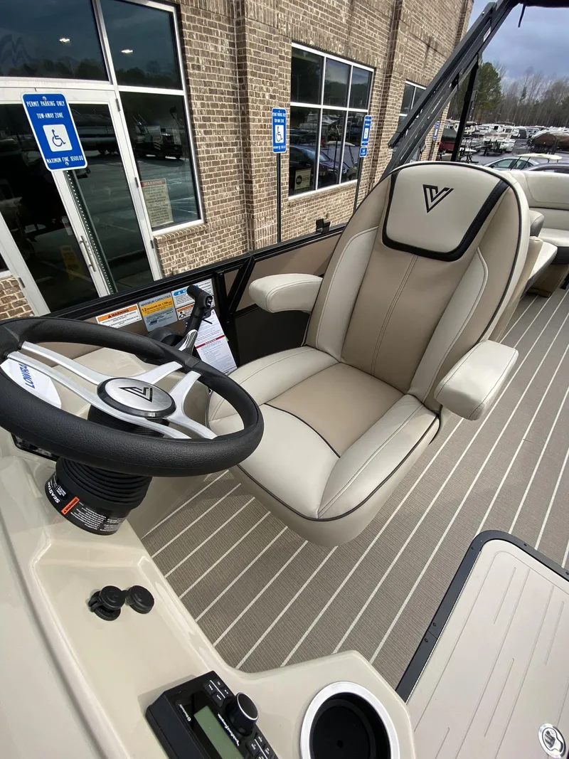 Slide: The Image of Viaggio Lago 22U ST w/Yamaha 150HP 2023 - 46