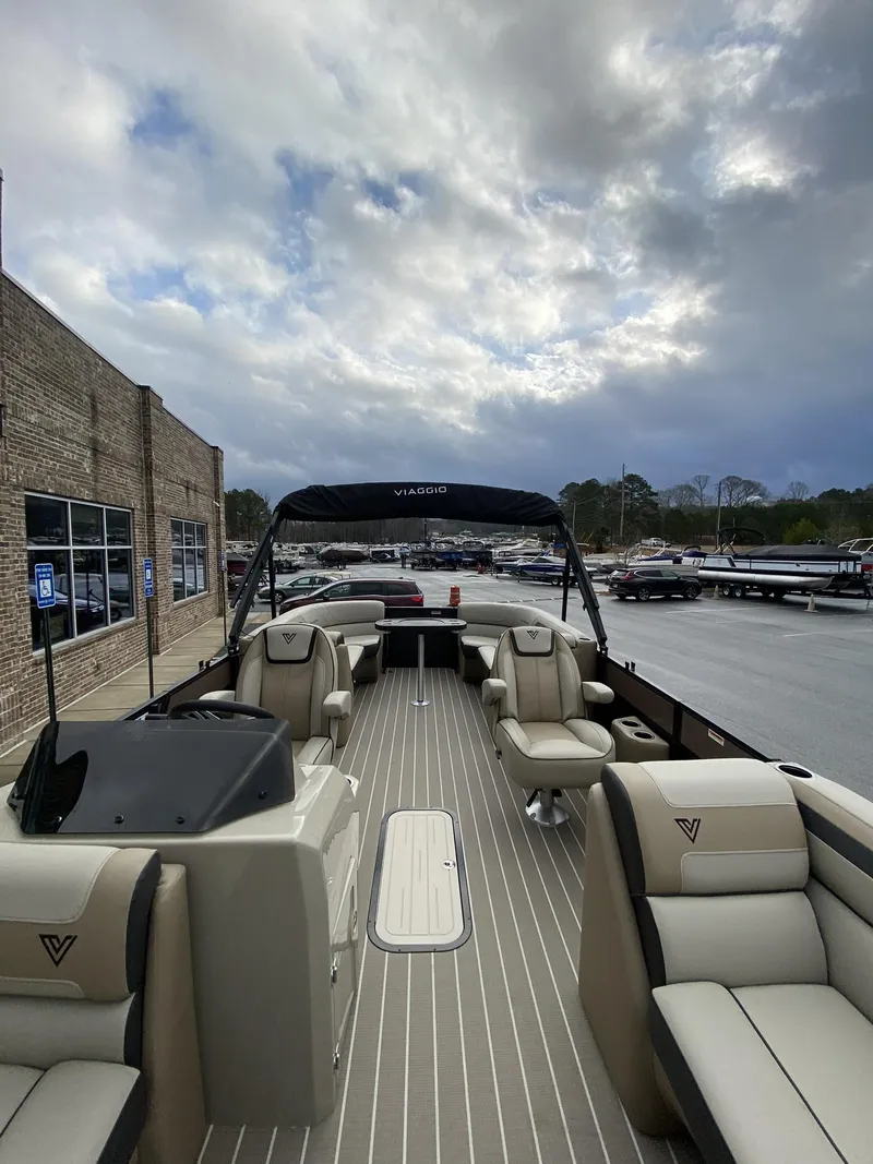 Slide: The Image of Viaggio Lago 22U ST w/Yamaha 150HP 2023 - 48