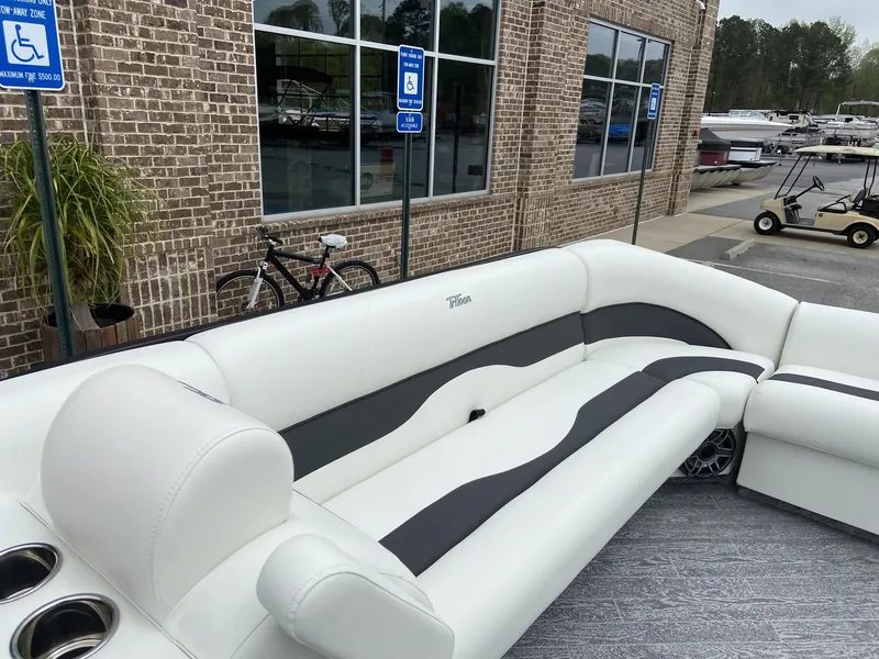 Slide: The Image of JC Swing Back 27TT Sport w/Mercury 350HP 2023 - 10