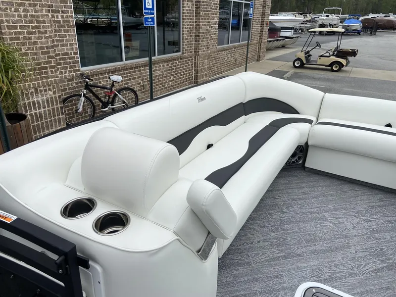 Slide: The Image of JC Swing Back 27TT Sport w/Mercury 350HP 2023 - 13