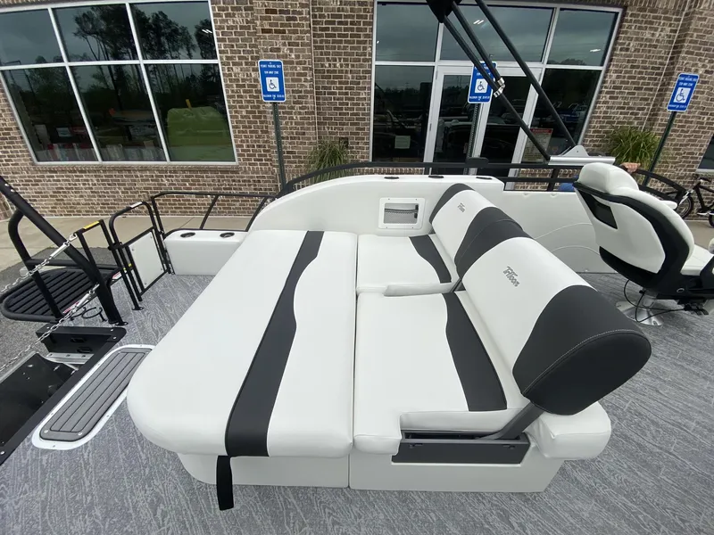 Slide: The Image of JC Manufacturing Swing Back 27TT Sport w/Mercury 350HP 2023 - 23