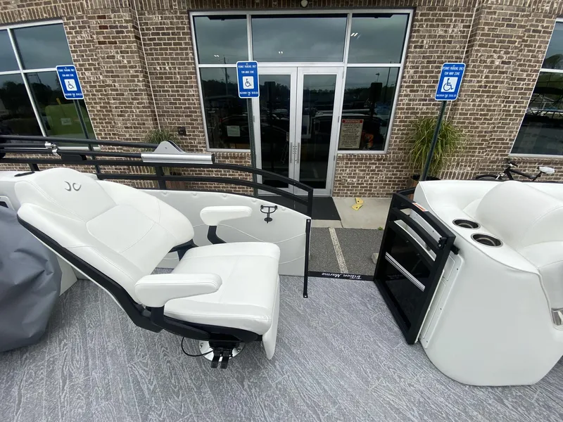 Slide: The Image of JC Manufacturing Swing Back 27TT Sport w/Mercury 350HP 2023 - 41