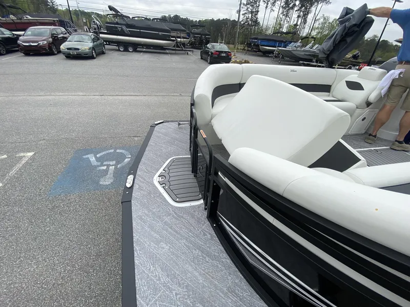 Slide: The Image of JC Manufacturing Swing Back 27TT Sport w/Mercury 350HP 2023 - 43