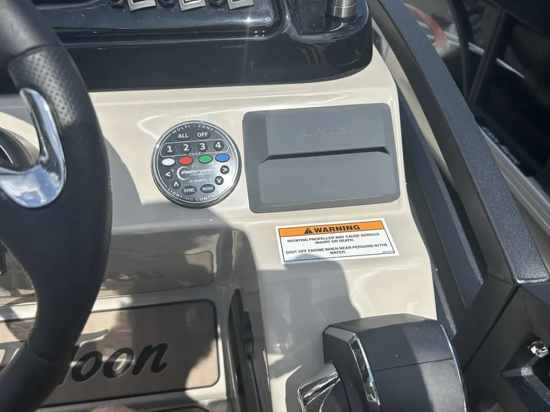 Slide: The Image of JC Manufacturing Neptoon 25TT Sport w/Mercury 350HP 2024 - 10