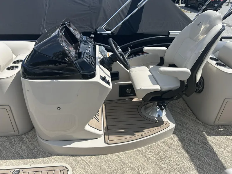 Slide: The Image of JC Manufacturing Neptoon 25TT Sport w/Mercury Verado 350HP - 4 - Stroke Engine 2024 - 24