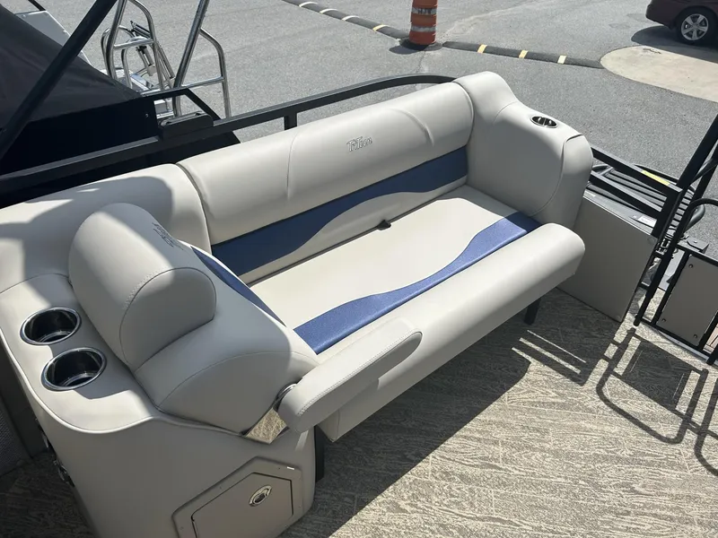 Slide: The Image of JC Manufacturing Neptoon 25TT Sport w/Mercury Verado 350HP - 4 - Stroke Engine 2024 - 26