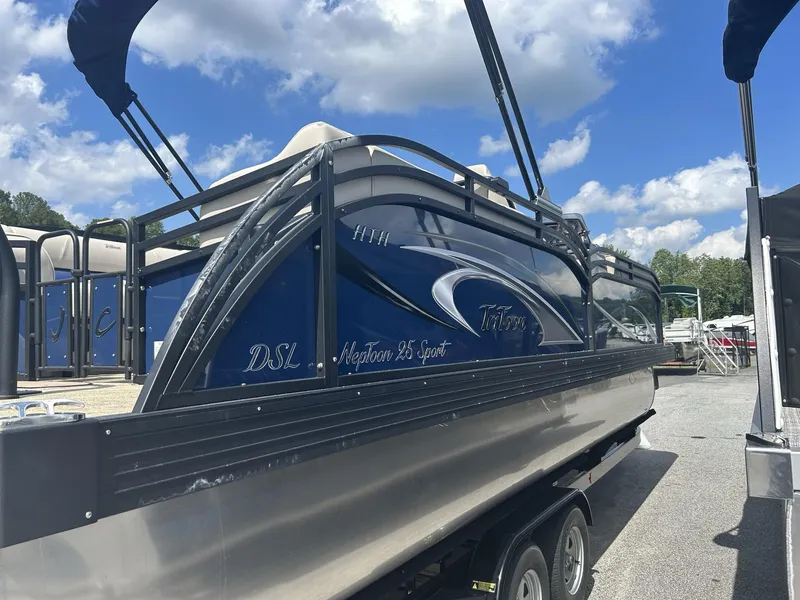 Slide: The Image of JC Manufacturing Neptoon 25TT Sport w/Mercury Verado 350HP - 4 - Stroke Engine 2024 - 4