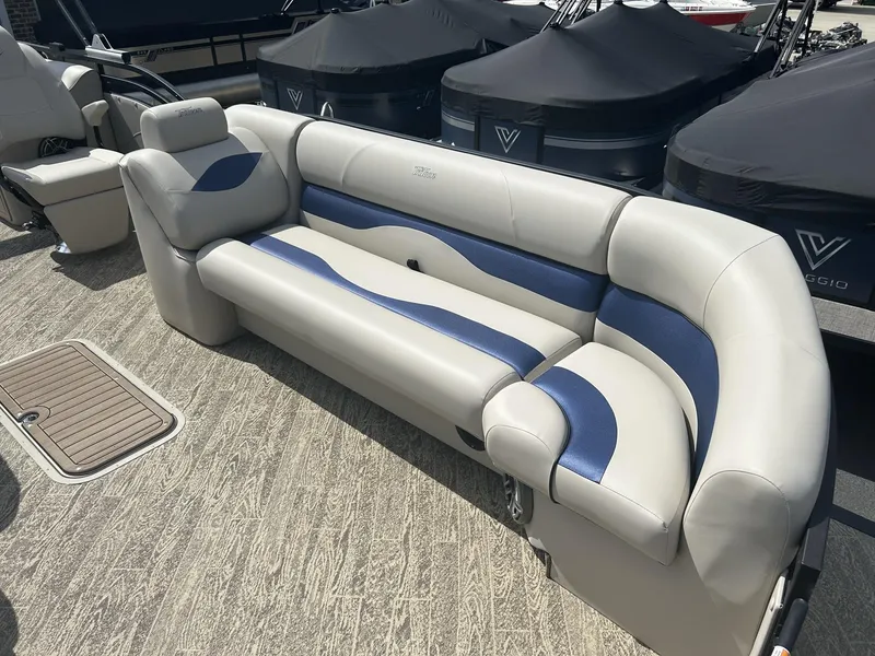 Slide: The Image of JC Manufacturing Neptoon 25TT Sport w/Mercury Verado 350HP - 4 - Stroke Engine 2024 - 7