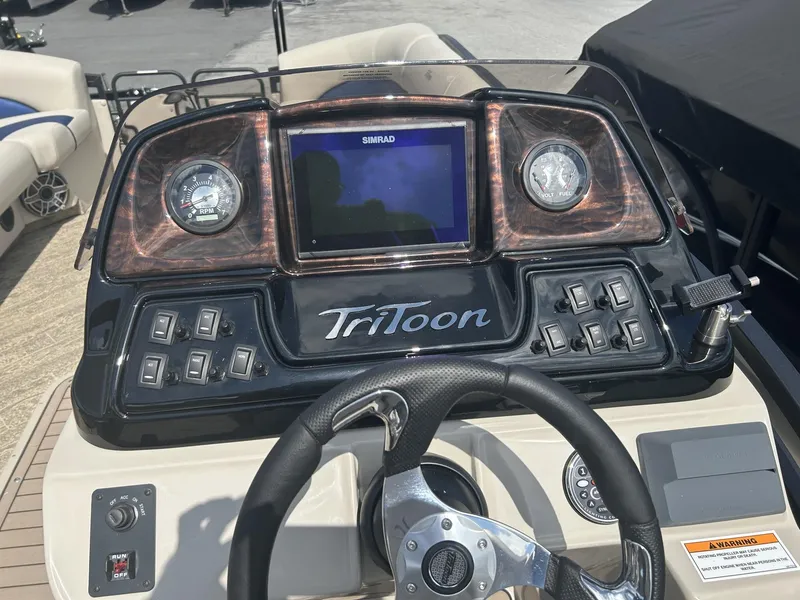 Slide: The Image of JC Manufacturing Neptoon 25TT Sport w/Mercury Verado 350HP - 4 - Stroke Engine 2024 - 9