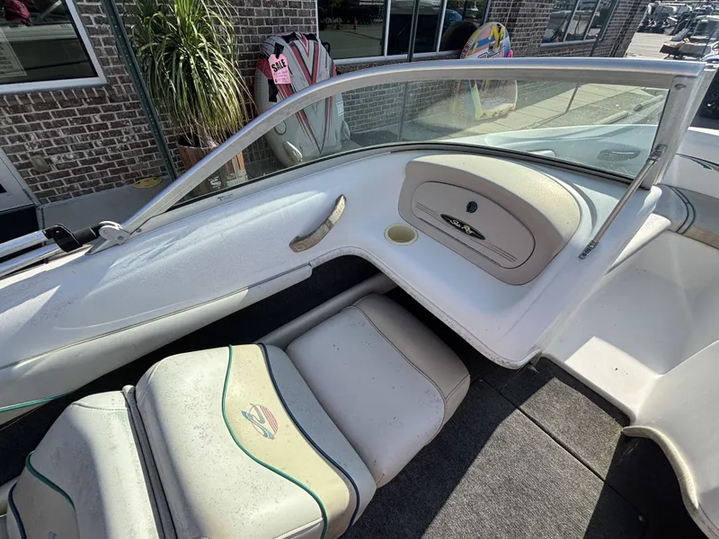 Slide: The Image of Sea Ray 175 5 Series w/2008 Model Year Mercury 115HP 4-Stroke & Trailer 1997 - 14