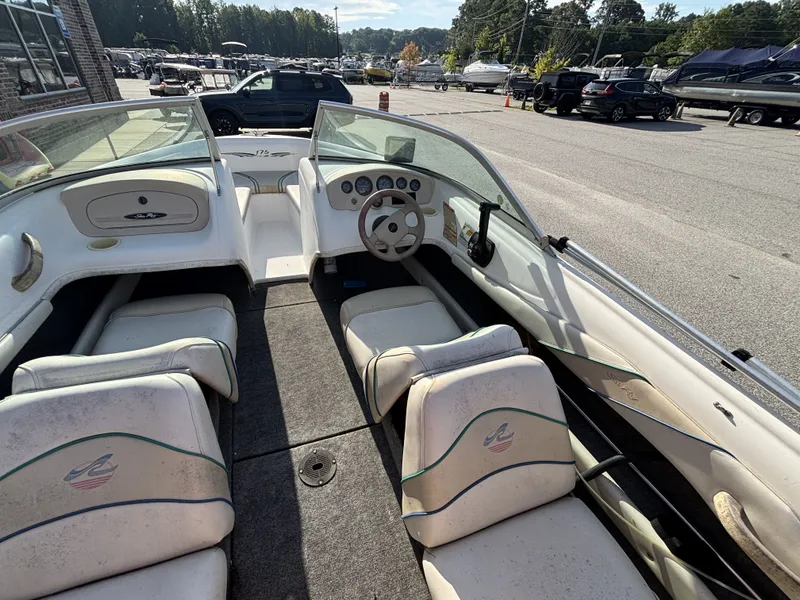 Slide: The Image of Sea Ray 175 5 Series w/2008 Model Year Mercury 115HP 4-Stroke & Trailer 1997 - 24