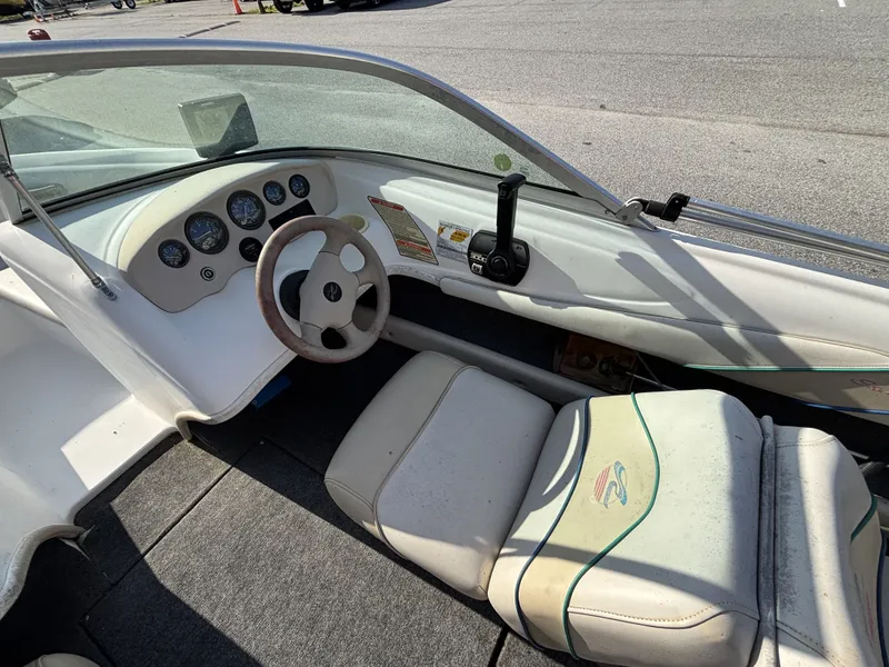 Slide: The Image of Sea Ray 175 5 Series w/2008 Model Year Mercury 115HP 4-Stroke & Trailer 1997 - 31