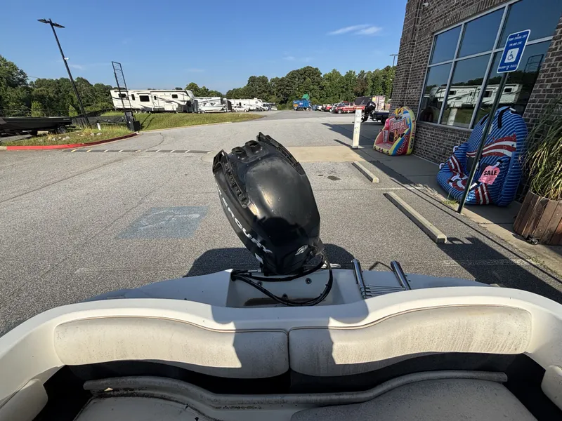 Slide: The Image of Sea Ray 175 5 Series w/2008 Model Year Mercury 115HP 4-Stroke & Trailer 1997 - 34