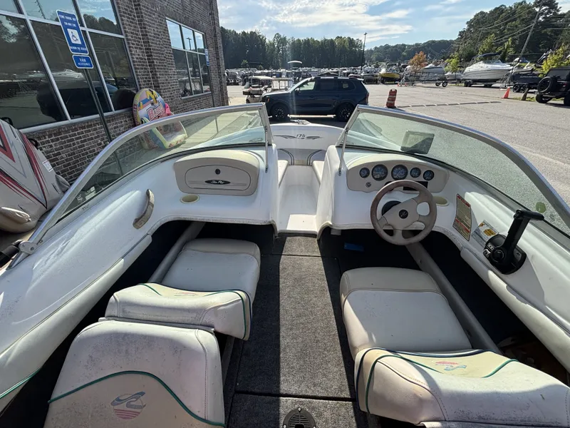 Slide: The Image of Sea Ray 175 5 Series w/2008 Model Year Mercury 115HP 4-Stroke & Trailer 1997 - 36
