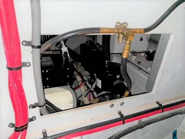 Slide: The Image of Silverton 392 Motor Yacht 1999 - 55