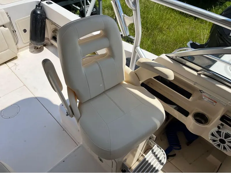 Slide: The Image of Grady-White Gulfstream 232 2012 - 16