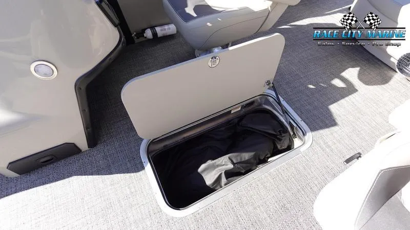 Slide: The Image of BARLETTA BOATS A22UC - 27