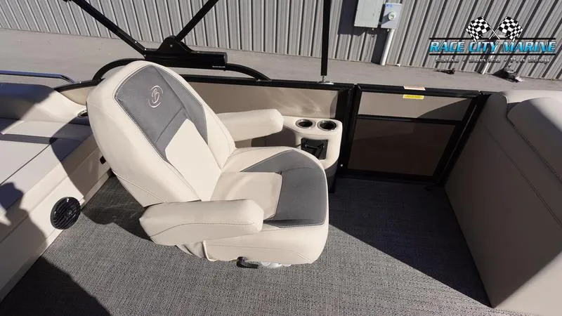 Slide: The Image of BARLETTA BOATS A22UC - 9