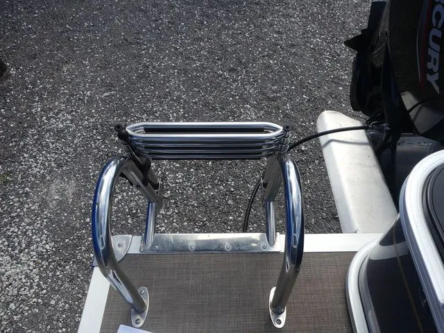 Slide: The Image of Sun Tracker Bass Buggy 18 DLX 2023 - 24