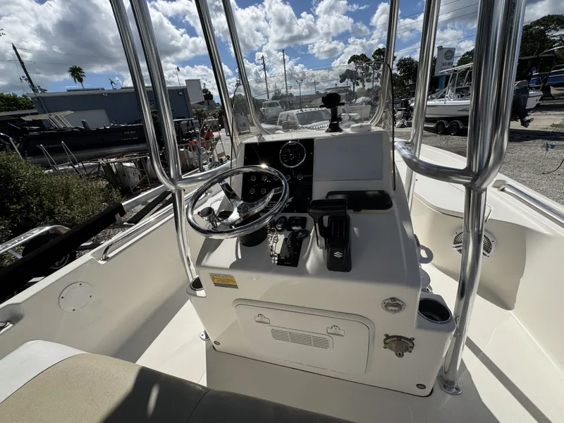 Slide: The Image of Bulls Bay 2200CC 2019 - 8