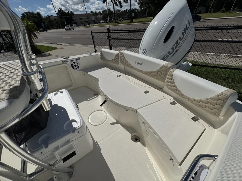 Slide: The Image of Bulls Bay 200 CC 2027 - 3