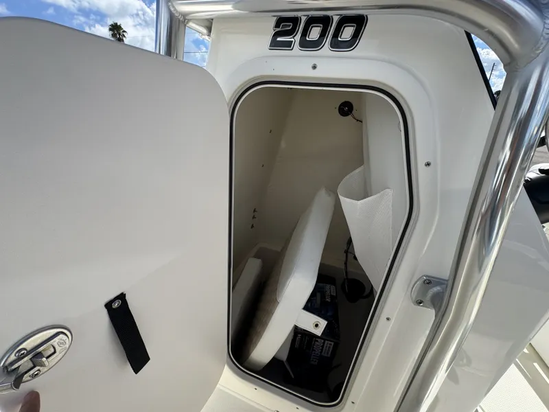 Slide: The Image of Bulls Bay 200 CC 2027 - 6