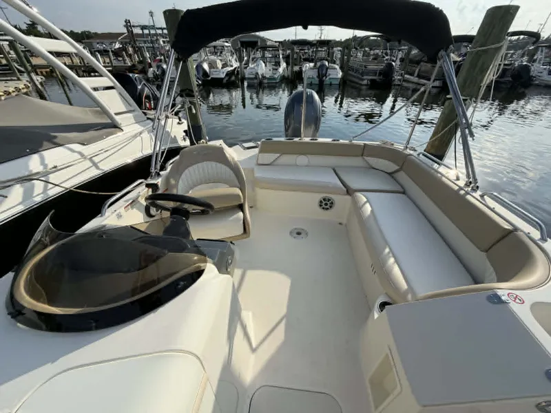 The Image of Stingray Boat Company 21SC 2017 - 0