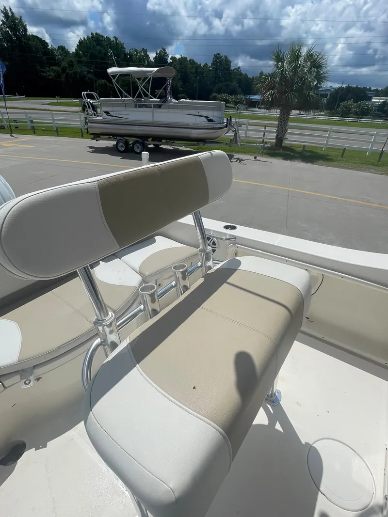 Slide: The Image of Bulls Bay 200 CC 2021 boat seating with scenic background - 11