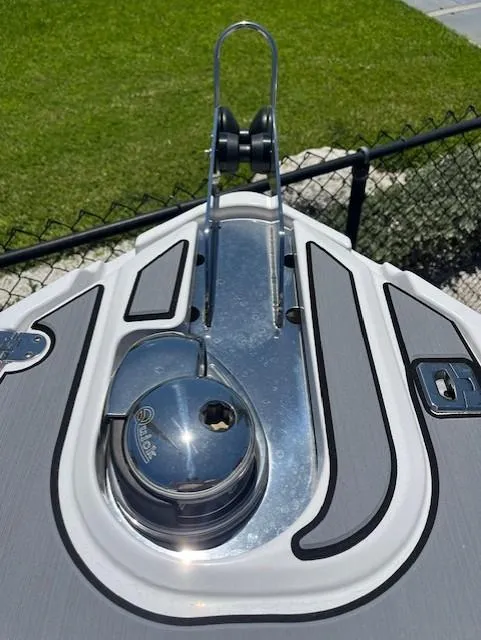 Slide: The Image of 2024 Monterey 275 Super Sport bow with anchor winch. - 30