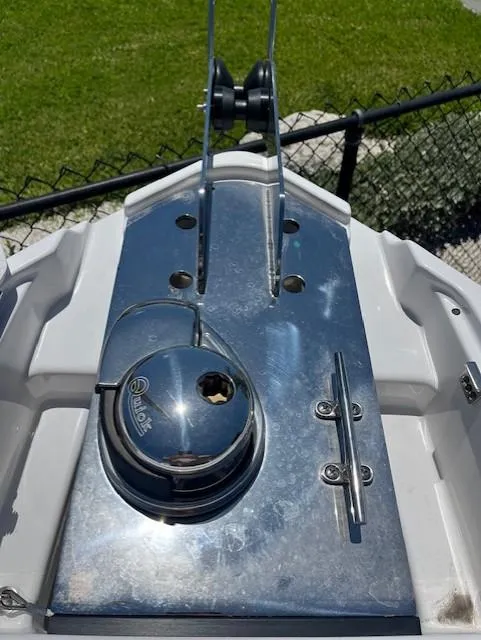 Slide: The Image of 2024 Monterey 275 Super Sport boat anchor system. - 31