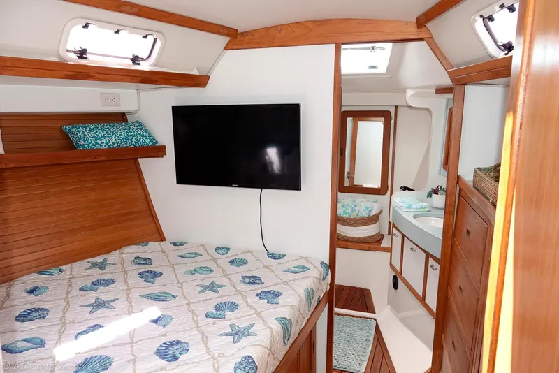 Slide: The Image of Catalina 42 1991 - 50