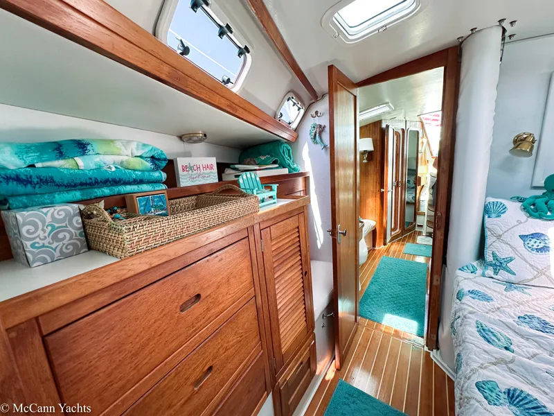 Slide: The Image of Catalina 42 1991 - 51