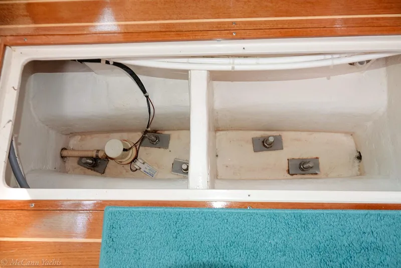 Slide: The Image of Catalina 42 1991 - 59