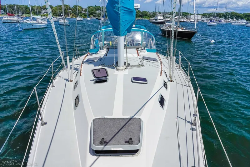 Slide: The Image of Catalina 42 1991 - 71