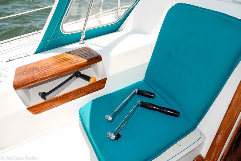 Slide: The Image of Catalina 42 1991 - 85